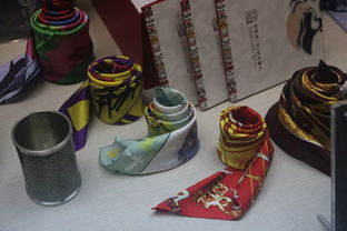 精品絲巾與方巾 優(yōu)雅與實(shí)用的時(shí)尚藝術(shù)